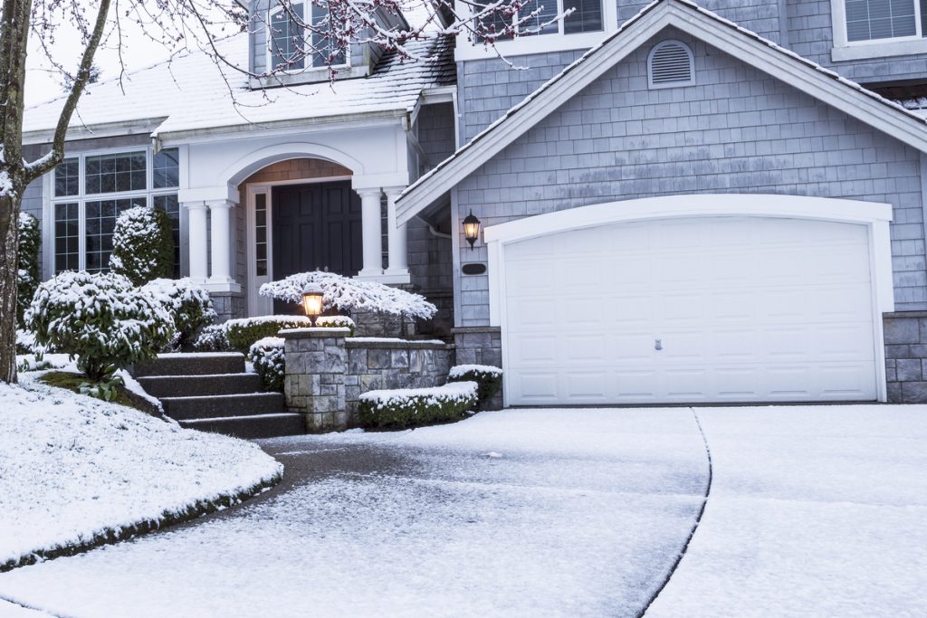 Common Winter Garage Door Problems You Need to Know About